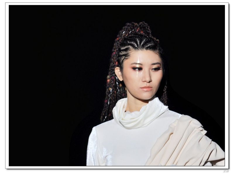 尚雯婕法语水平如何?尚雯婕为什么叫三哥站(尚雯婕唱过的法语歌)