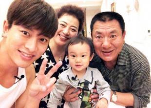 贾乃亮的父母,李沁(贾乃亮的父母照片)