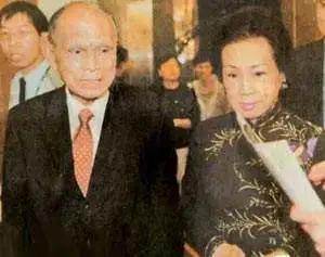 霍震霆有几个老婆,霍启刚为什么娶郭晶晶的三大原因,本文共(8142字)