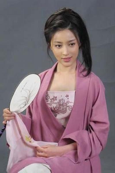 甘婷婷资料,曲珊珊,本文共(2313字)
