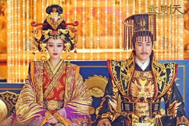武则天传奇演员表,倾世皇妃主演演员表,本文共(983字)