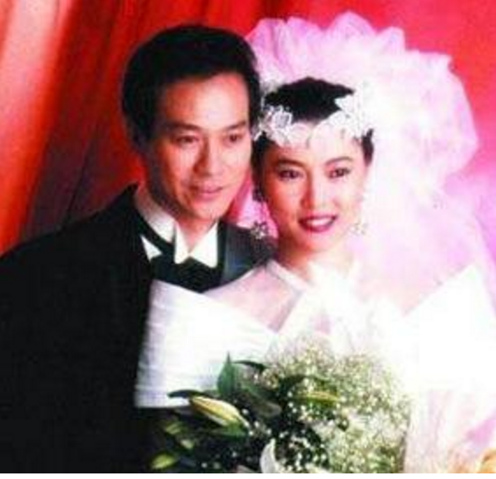 为什么说郑少秋太对不起沈殿霞?郑少秋前后娶过几个老婆 本文共(1103字)