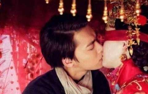 李易峰唐嫣私下亲密照，罗晋和唐嫣的合照图片,本文共（2211字）