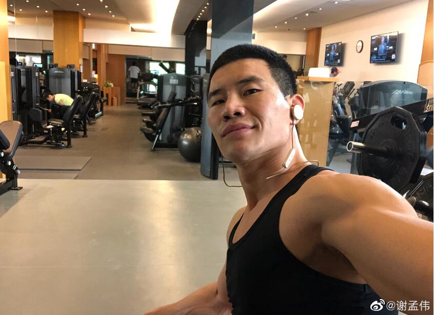 谢孟伟和和李景亮长相对比图,李景亮因为谢孟伟被叫嘎子哥 本文共(1054字)