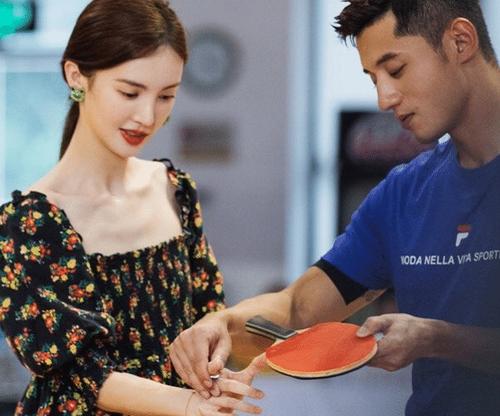 郑爽向金晨道歉,杨紫粉丝向郑爽道(郑爽为啥给金晨道歉)