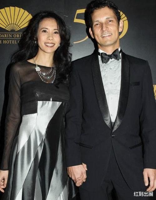 莫文蔚结婚照,莫文蔚算不算漂亮(莫文蔚结婚了吗老公是谁)