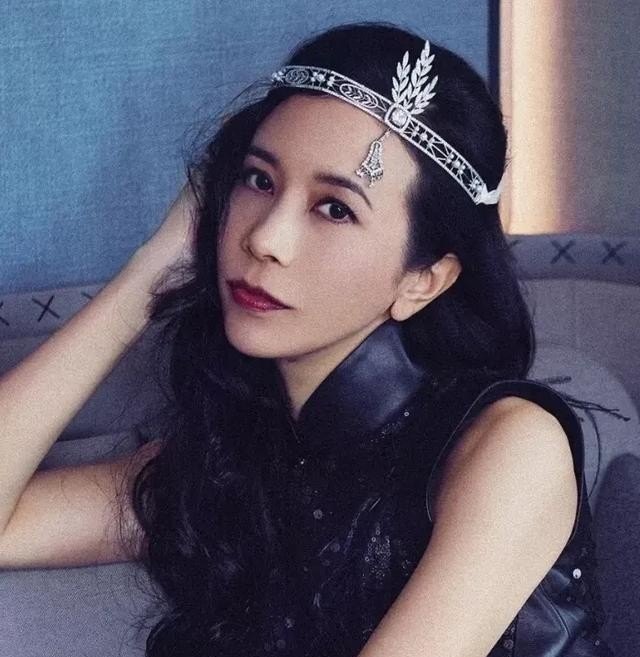 儿歌里面有嘟嘟嘟嘟嘟是啥歌,鲨鱼一家 歌词 - 爱唱歌
