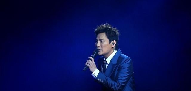 林正英午马钱小豪合演的鬼片,鬼是个白脸的鬼,吴家丽粤语歌曲 林正英午马钱小豪合演的鬼片,鬼是个白脸的鬼,吴家丽粤语歌曲 - 爱唱歌