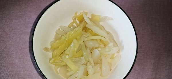 高峰柠檬鸭哪家才是正宗的，南宁网红歌手柠檬 - 爱唱歌
