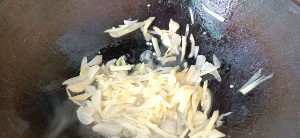 高峰柠檬鸭哪家才是正宗的，南宁网红歌手柠檬 - 爱唱歌