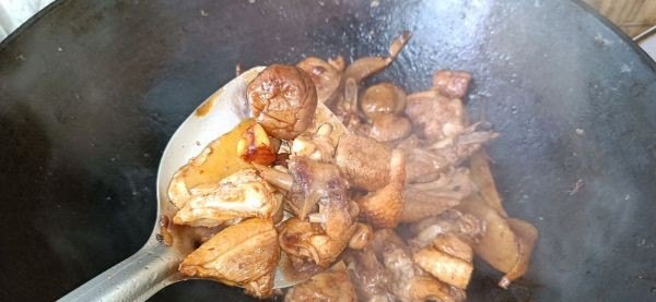 高峰柠檬鸭哪家才是正宗的，南宁网红歌手柠檬 - 爱唱歌