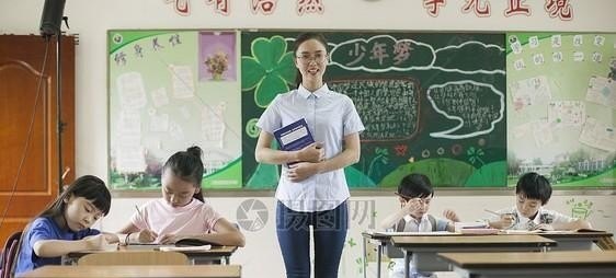 周传雄为什么参加综艺让别人点评_天赐的声音点评人都有谁 周传雄为什么参加综艺让别人点评_天赐的声音点评人都有谁 - 爱唱歌