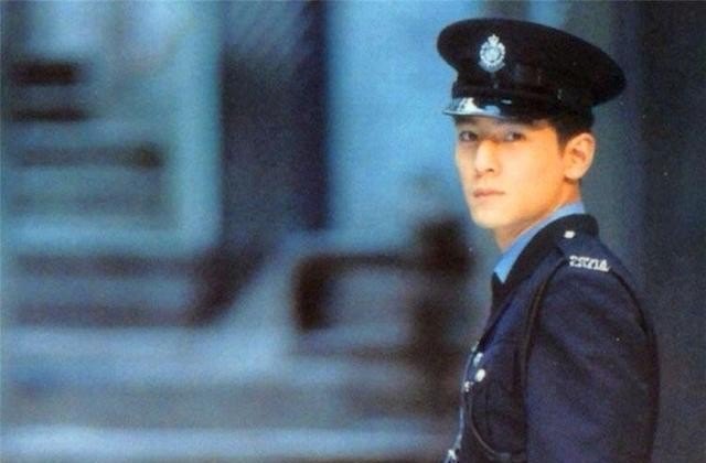 中国四大美男子是哪四位_外科风云四大男神 - 爱唱歌