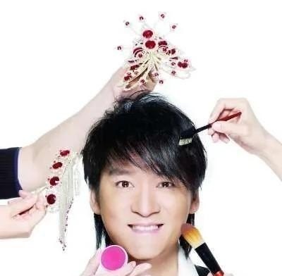 介绍几首好听电子舞曲_想问一下,京胡,二胡,板胡有什么不一样 介绍几首好听电子舞曲_想问一下,京胡,二胡,板胡有什么不一样 - 爱唱歌