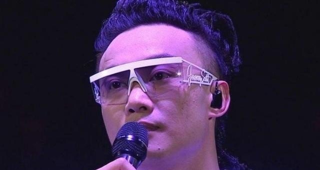 踏碎是什么意思_“还能不动声色的饮茶,踏碎这一场盛世烟花。求解这句话意思 踏碎是什么意思_“还能不动声色的饮茶,踏碎这一场盛世烟花。求解这句话意思 - 爱唱歌