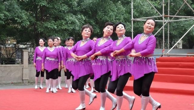 伤感的歌怎么听不够广场舞，广场舞好听的网络歌曲伤感 - 爱唱歌