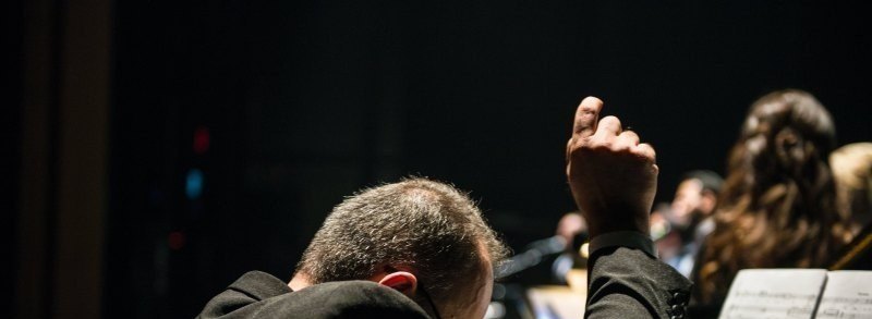 迷彩之花演唱者,穿军服网红歌手 迷彩之花演唱者,穿军服网红歌手 - 爱唱歌