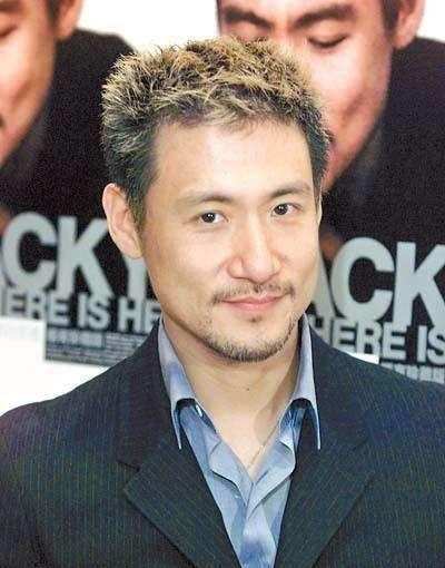 有一部香港电影里讲的有十个儿子叫什么,郝邵文粤语歌曲 - 爱唱歌
