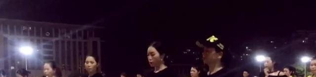 我家狗狗13岁多了,最近3天不吃不喝是什么病_狗13主题曲 我家狗狗13岁多了,最近3天不吃不喝是什么病_狗13主题曲 - 爱唱歌