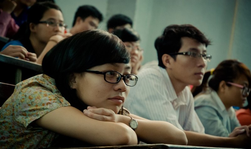 何灵和何炅是一个人吗 何灵和何炅是一个人吗 - 爱唱歌