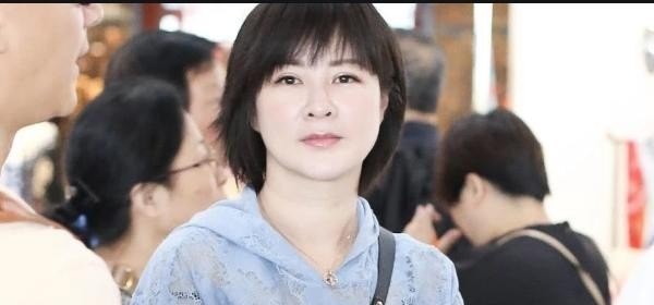 不用动情粤语谁唱的 不用动情粤语谁唱的 - 爱唱歌