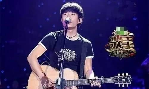 退出抖音后怎么取消红色的麦克风图标 退出抖音后怎么取消红色的麦克风图标 - 爱唱歌