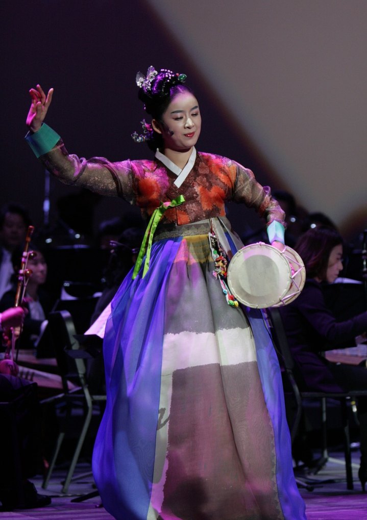 第十届中韩歌会上有一个韩国男子组合在上面唱了一首歌,其中有一个男生先和韩红长了《美丽的神话》这个组合是叫什么名字 第十届中韩歌会上有一个韩国男子组合在上面唱了一首歌,其中有一个男生先和韩红长了《美丽的神话》这个组合是叫什么名字 - 爱唱歌