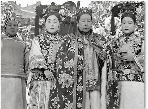 慈禧太后罕见老照片:真实长相究竟有多漂亮 慈禧太后罕见老照片:真实长相究竟有多漂亮 - 爱唱歌