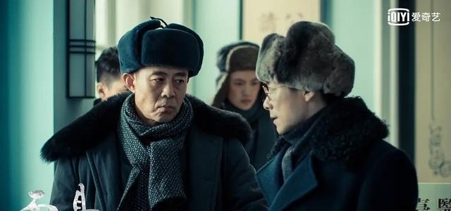 网络歌曲不一样的眼睛原唱 - 爱唱歌
