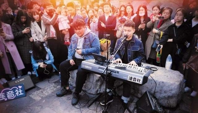 歌曲中的双重音是怎么弄的 歌曲中的双重音是怎么弄的 - 爱唱歌