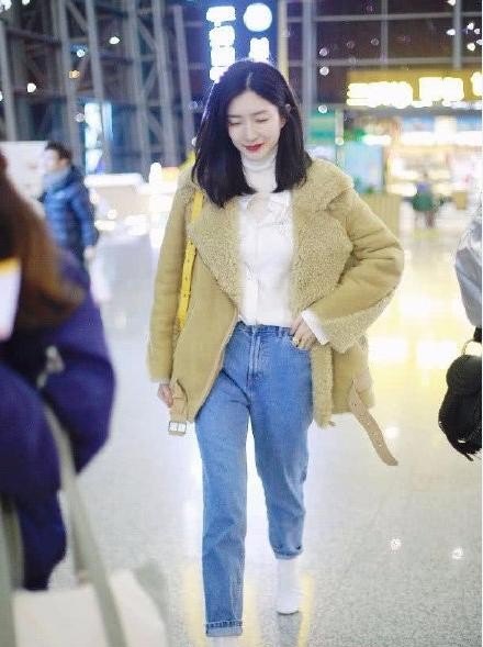 哪位女明星穿牛仔裤最好看 - 爱唱歌