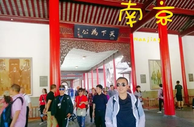 张磊《旅行》的这首歌的歌词是什么意思 张磊《旅行》的这首歌的歌词是什么意思 - 爱唱歌