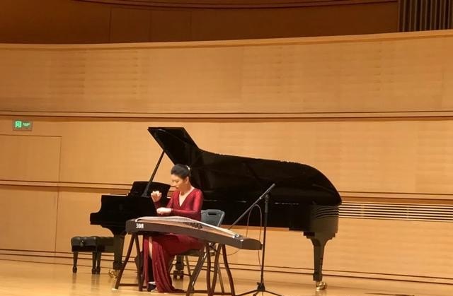 女生是学小提琴好还是古筝好 女生是学小提琴好还是古筝好 - 爱唱歌