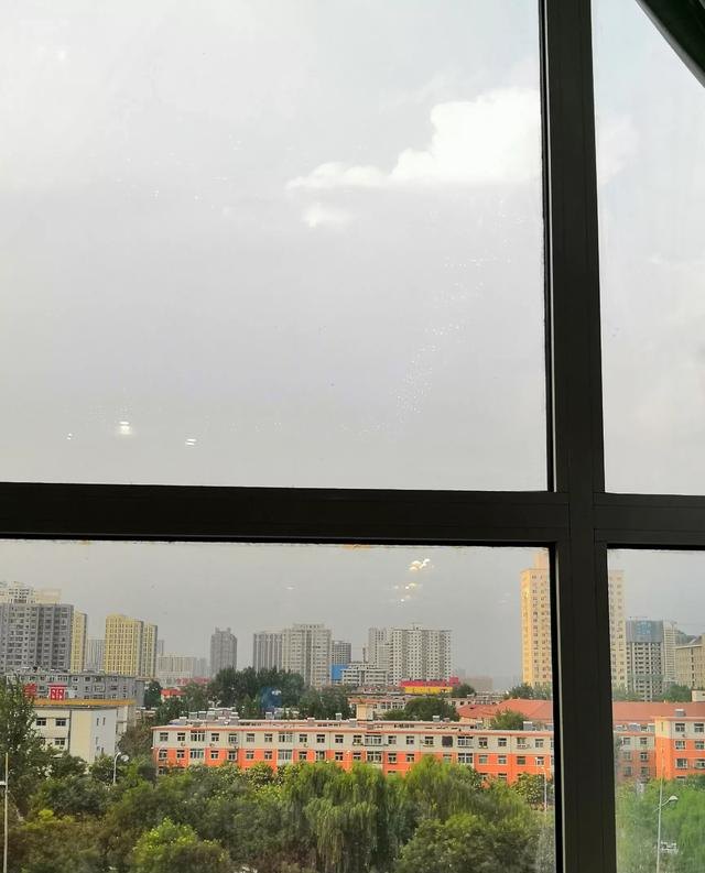 炎亚纶现在在干嘛 炎亚纶现在在干嘛 - 爱唱歌