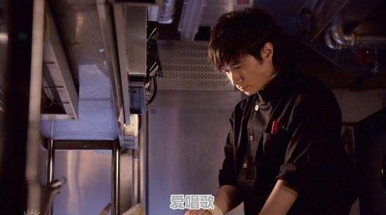 如何看待古巨基唱的《情歌王》这首超长流行歌曲串烧能得到听众的认可 如何看待古巨基唱的《情歌王》这首超长流行歌曲串烧能得到听众的认可 - 爱唱歌