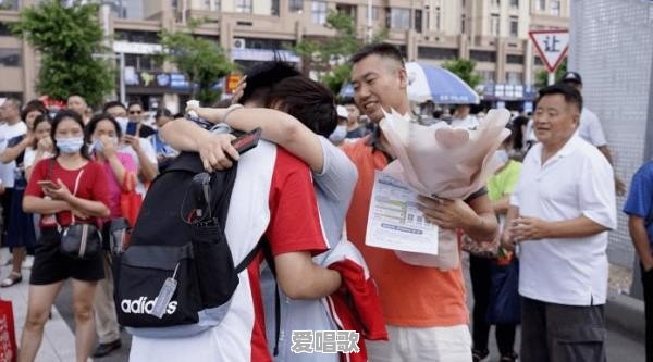 你看过哪些笑掉大牙的朋友圈 你看过哪些笑掉大牙的朋友圈 - 爱唱歌