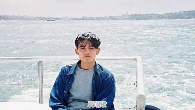 陈奕迅那首《浮夸》感染了你吗 陈奕迅那首《浮夸》感染了你吗 - 爱唱歌