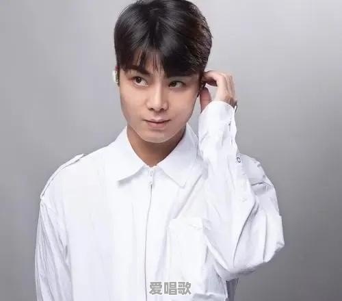广西除了桂平光头哥,还有哪些头条自媒体大咖 广西除了桂平光头哥,还有哪些头条自媒体大咖 - 爱唱歌