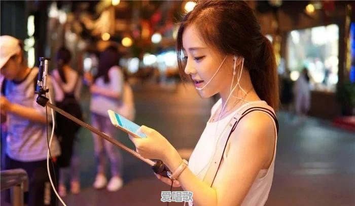 冯提莫再次被喷上热搜,“因点评周传雄被称小白,事实却并非如此”,原因是什么呢 冯提莫再次被喷上热搜,“因点评周传雄被称小白,事实却并非如此”,原因是什么呢 - 爱唱歌