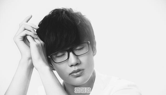 许嵩、六哲、欢子、郑源等这些明星,歌曲都广为流传,为什么就是不火呢 许嵩、六哲、欢子、郑源等这些明星,歌曲都广为流传,为什么就是不火呢 - 爱唱歌