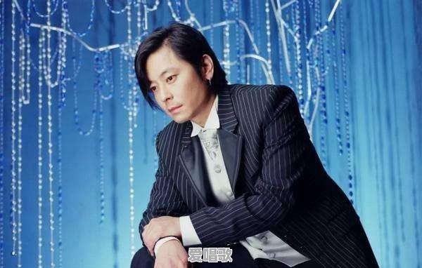 传闻王杰是被下毒，不了解王杰的人都以为只坏了嗓子，其实他当时视力和脏器都受损，头发都快掉光了知道吗 - 爱唱歌
