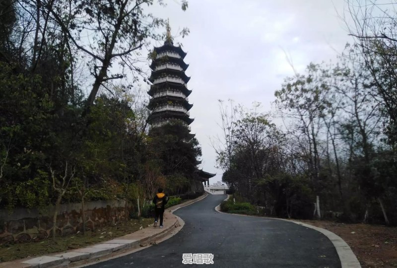 你们认为最漂亮的街拍照片有哪些?可以分享吗 你们认为最漂亮的街拍照片有哪些?可以分享吗 - 爱唱歌