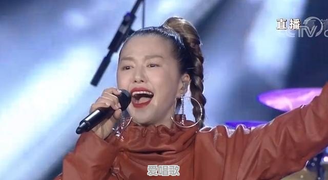 谭维维在央视中秋晚会上演唱的改编歌曲《敢问路在何方》,你觉得怎么样 谭维维在央视中秋晚会上演唱的改编歌曲《敢问路在何方》,你觉得怎么样 - 爱唱歌