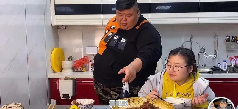 河南农家两胖男孩吃播成网红,其父称想给孩子留回忆遭疑,你怎么看 河南农家两胖男孩吃播成网红,其父称想给孩子留回忆遭疑,你怎么看 - 爱唱歌