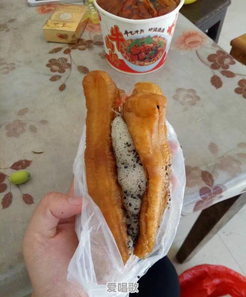 香椿需要焯水吗?香椿怎么做好吃呢 香椿需要焯水吗?香椿怎么做好吃呢 - 爱唱歌