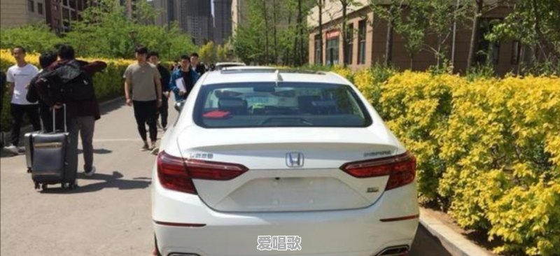 百万豪车换上2.0T，小马拉大车售价降几十万，受益的真是消费者吗 - 爱唱歌