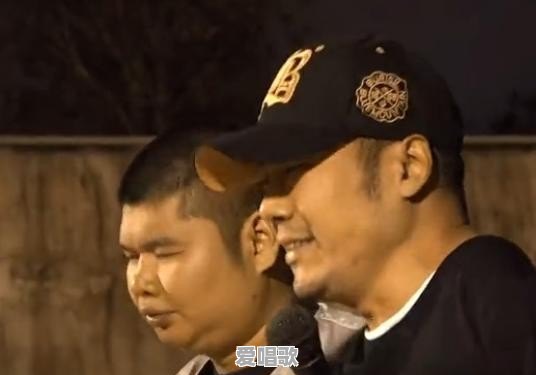 江西鹰潭一残疾人艺术团以直播卖唱维生,却被骂是“乞丐骗子”,你怎么看 江西鹰潭一残疾人艺术团以直播卖唱维生,却被骂是“乞丐骗子”,你怎么看 - 爱唱歌