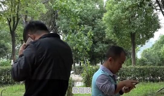 江西鹰潭一残疾人艺术团以直播卖唱维生,却被骂是“乞丐骗子”,你怎么看 江西鹰潭一残疾人艺术团以直播卖唱维生,却被骂是“乞丐骗子”,你怎么看 - 爱唱歌