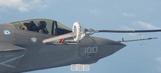 战斗机的航炮弹是不是“炸子”,打到飞机是打个洞吗 战斗机的航炮弹是不是“炸子”,打到飞机是打个洞吗 - 爱唱歌