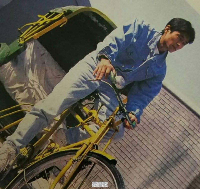 伍佰的歌和阿杜的歌相比，你觉得谁的歌更棒 - 爱唱歌